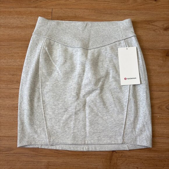 Lululemon Athletic Scuba High Rise Mini Skirt Heathered Grey NWT Women’s Size S - Picture 1 of 6